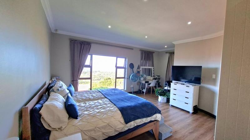 4 Bedroom Property for Sale in Avonddans Western Cape